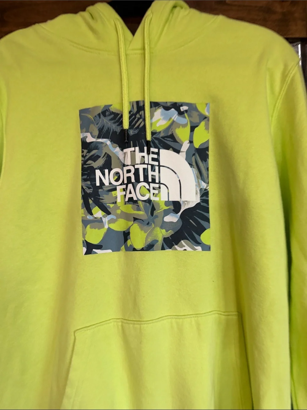 The North Face Men’s Neon Yellow Crewneck Hoodie with Camo Logo Sz med